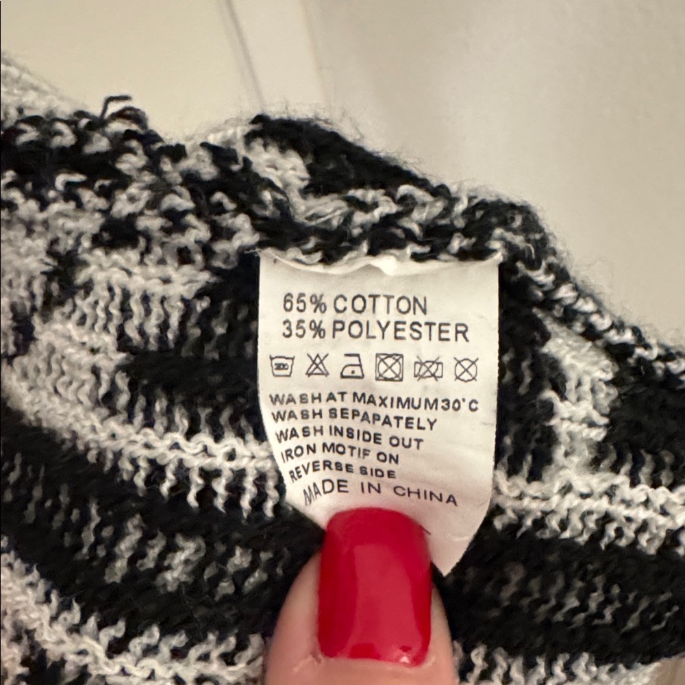 Chic Black and White Women's Cardigan - Picture 6 of 10